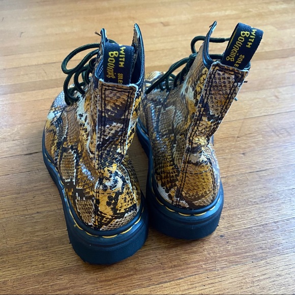 RARE Vintage Dr. Martens Snake Print Boots - Picture 6 of 13